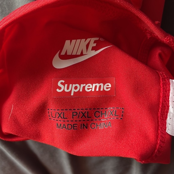 Red supreme arm sleeve - Picture 3 of 3